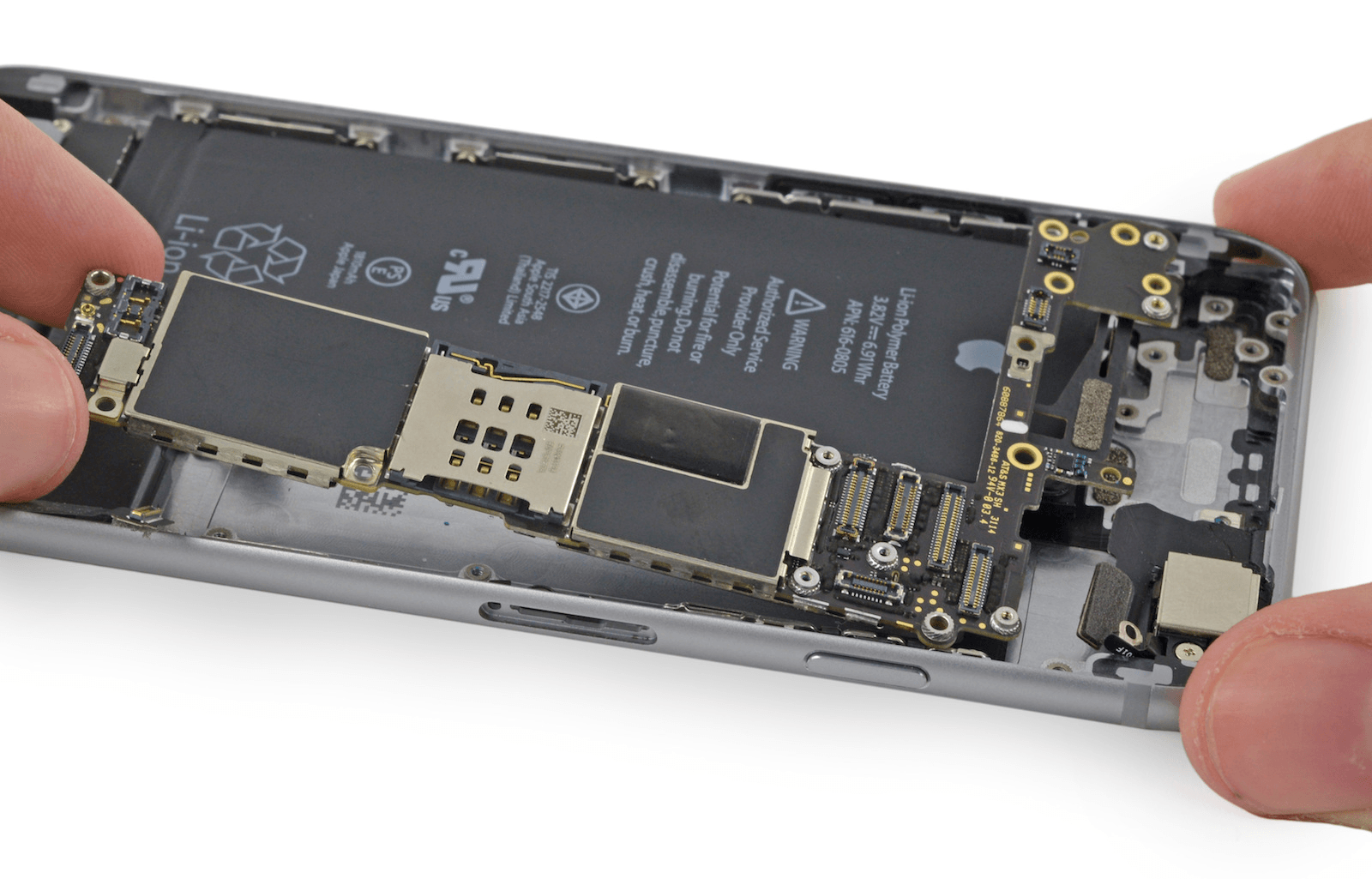 apple_repair-service-expansion_iphone-repair-1