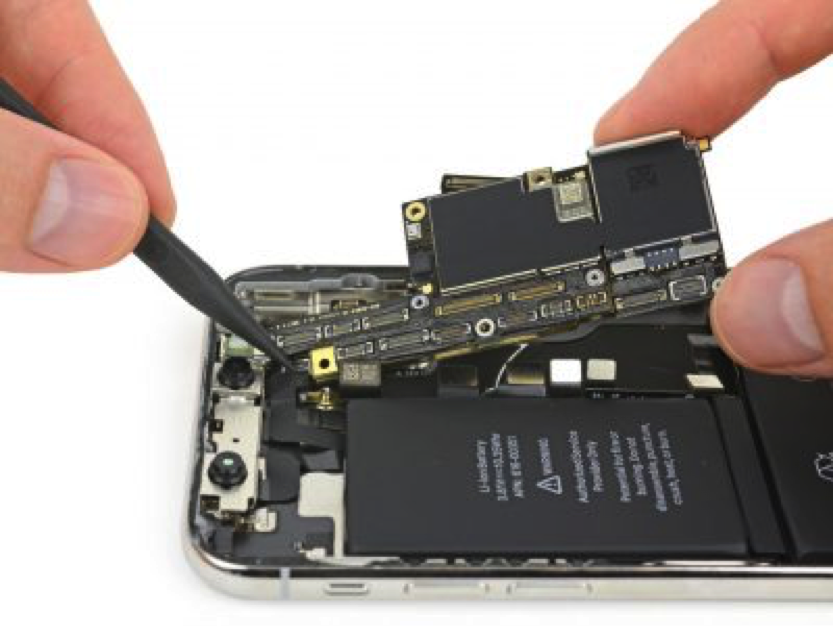 apple_repair-service-expansion_iphone-repair-2